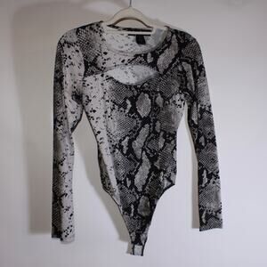 Polly & Esther Snakeskin Bodysuit With A Cutout Size M